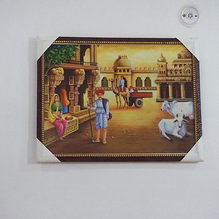 נוידה Hotel O Quadis מראה חיצוני תמונה