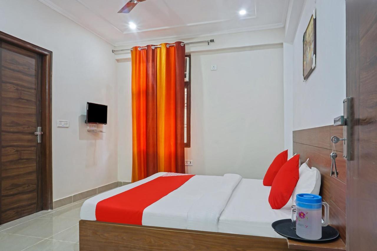 נוידה Hotel O Quadis מראה חיצוני תמונה