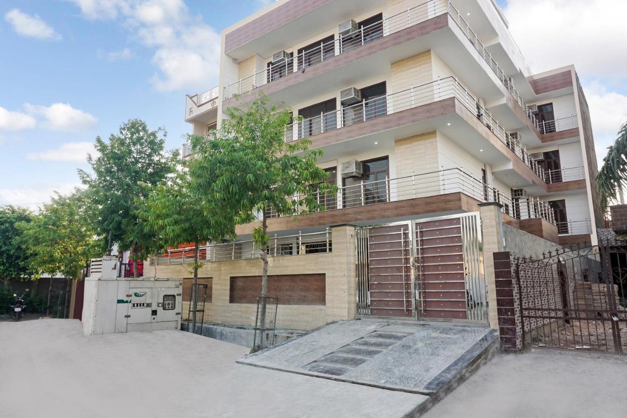 נוידה Hotel O Quadis מראה חיצוני תמונה