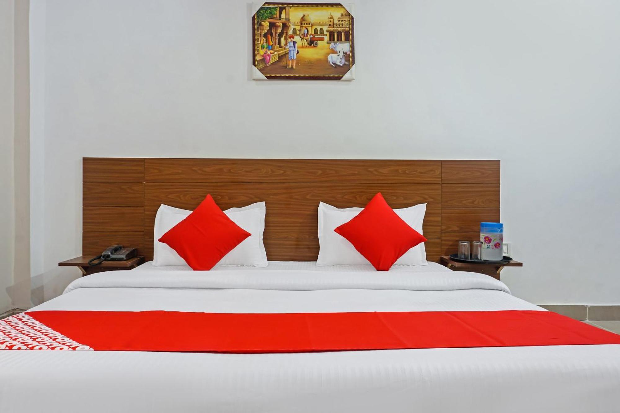 נוידה Hotel O Quadis מראה חיצוני תמונה